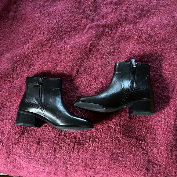 Cole Haan Tadala Bootie in Black, Ladies size 8.5 - Picture 3 of 8